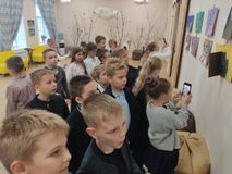 ребята на выставке
